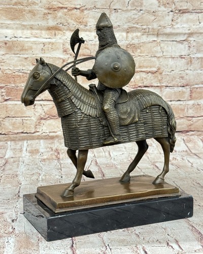 Sculpture bronze réaliste - en,