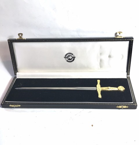Rare coupe papier forme - rare, en